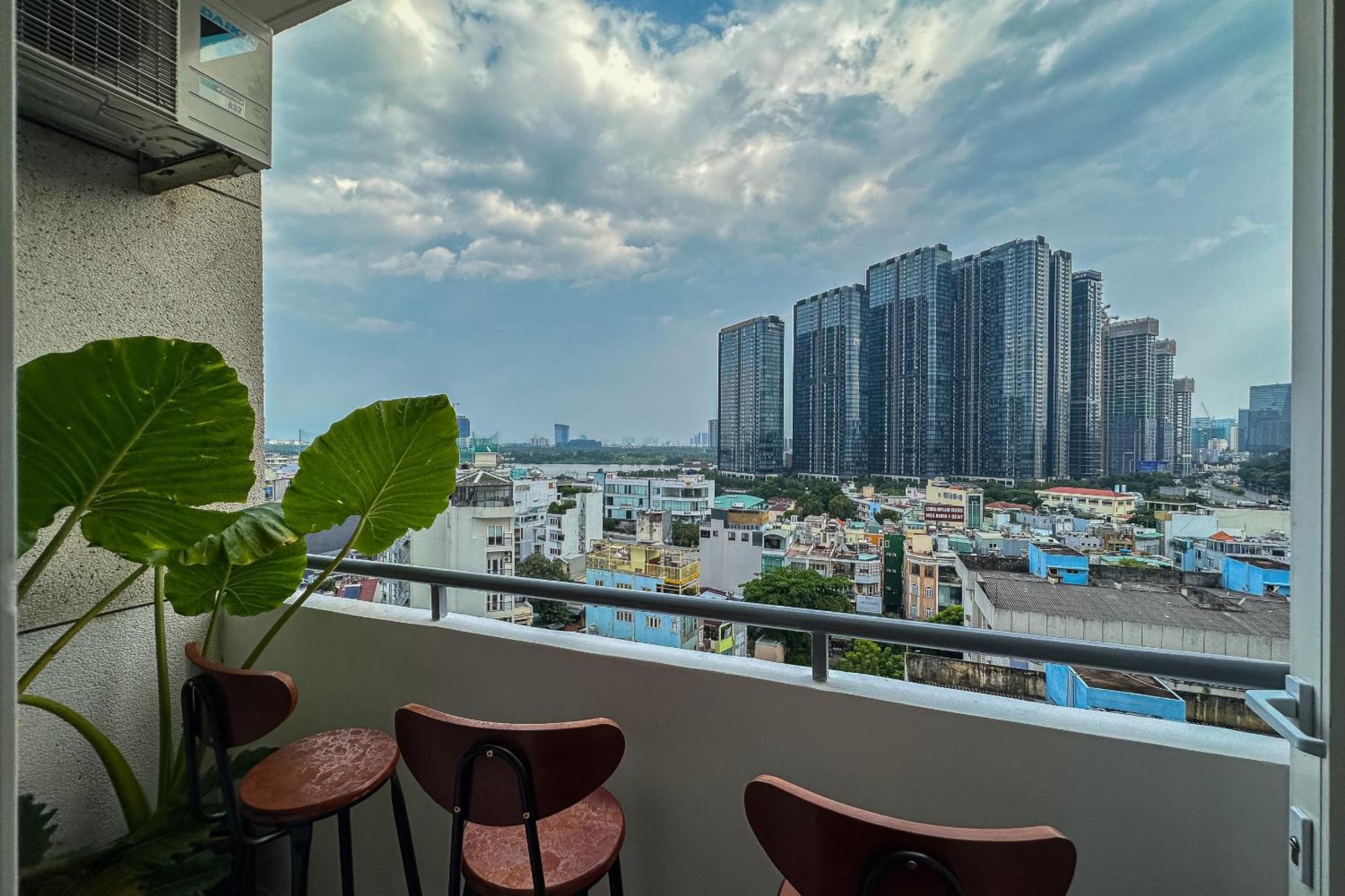 Apartment Cool Urban Oasis Near Downtown By Circadian Ho Chi Minh City