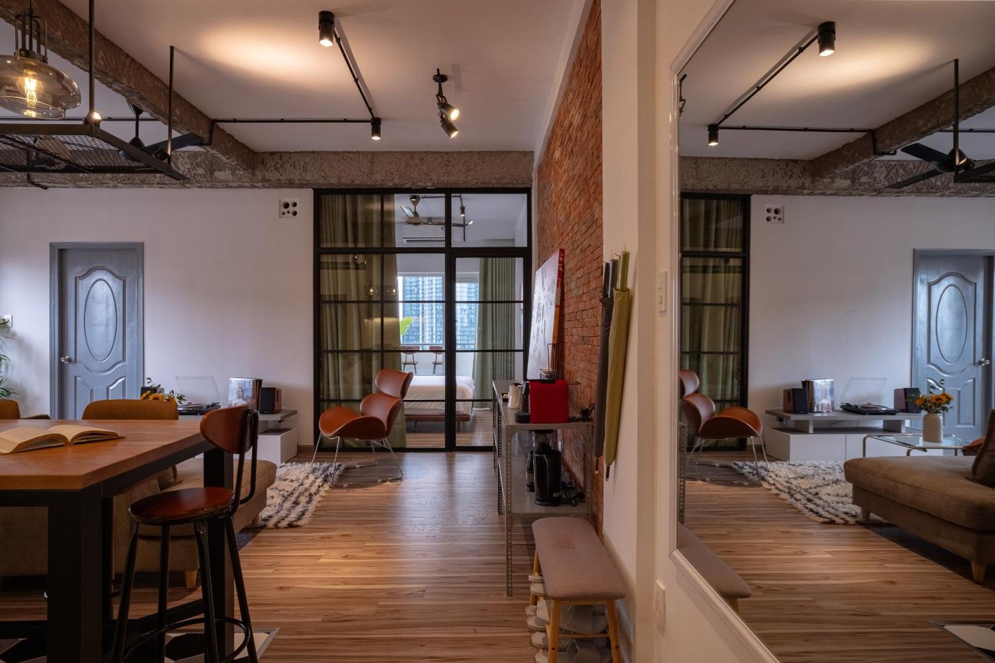 Căn hộ Cool Urban Oasis Near Downtown By Circadian TP. Hồ Chí Minh